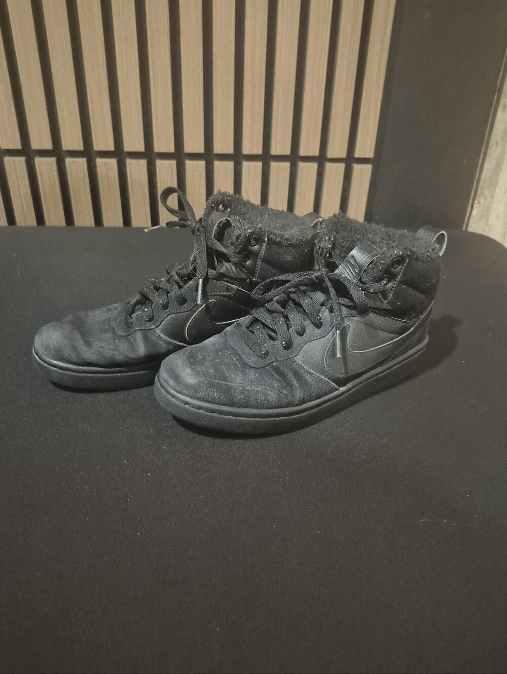 Nije Youth's Black High-Top Winter Sneakers